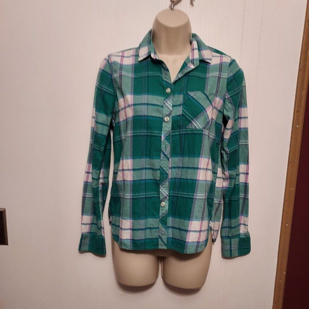 American Eagle  XS VGC 17 in pit to pit 22 1/4 inch shoulder  down